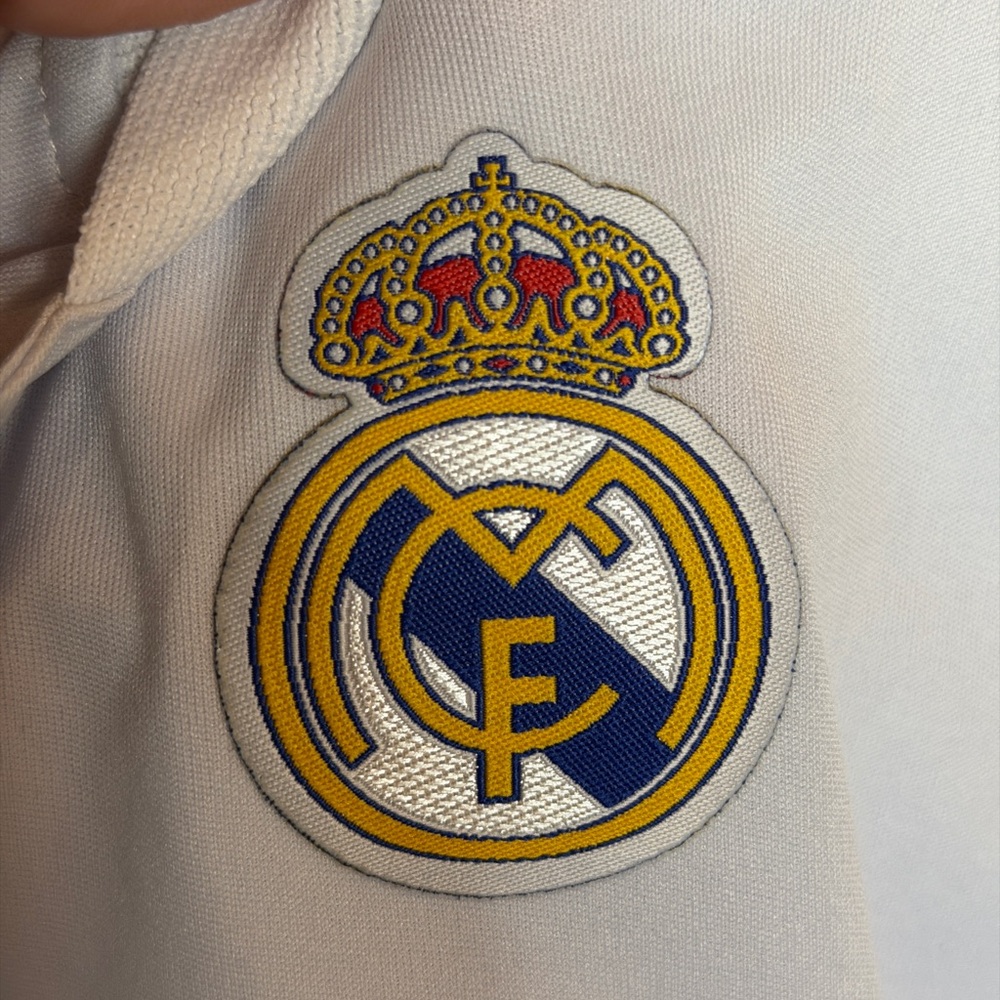 adidas‎ White and Gold Kids Jersey - Picture 5 of 7